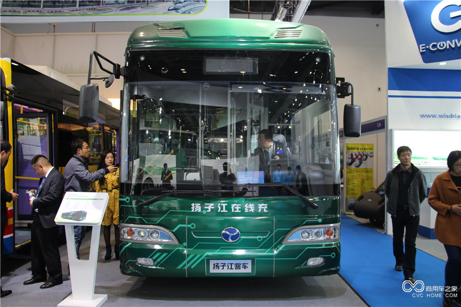 2015節(jié)能與新能源成果展 揚(yáng)子江純電動在線充城市客車